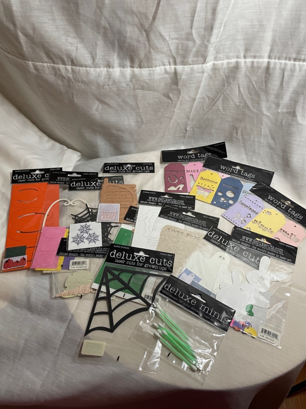 Deluxe Cuts Scrapbooking Tags and Embellishments - Mixed Colors